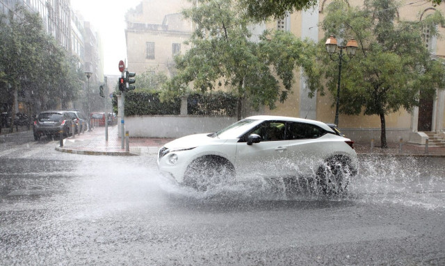 Έκτακτο δελτίο επιδείνωσης καιρού: Κεραυνοί, χαλάζι και ριπές ανέμων από το βράδυ της Πέμπτης (1/9)