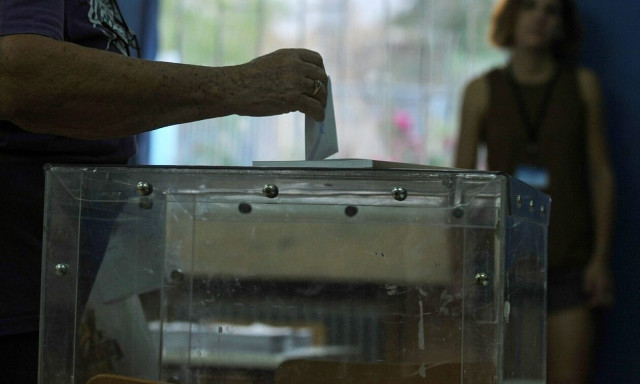 Θολώνει η αυτοδυναμία και φουντώνει η… ακυβερνησία