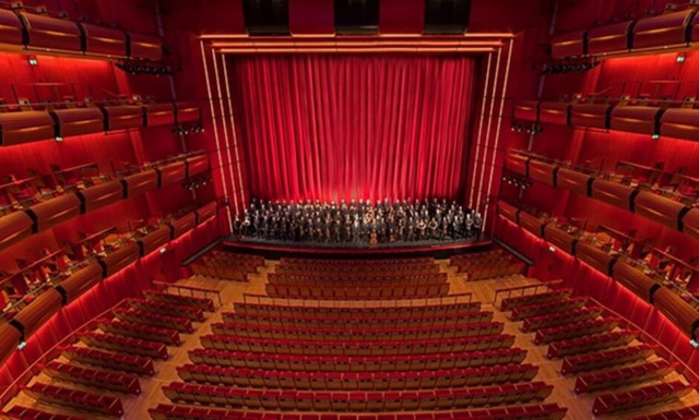 Θρίλερ με νεκρή γυναίκα στη Λυρική Σκηνή: Την είχαν αποκόψει από όλους και της πήραν την περιουσία