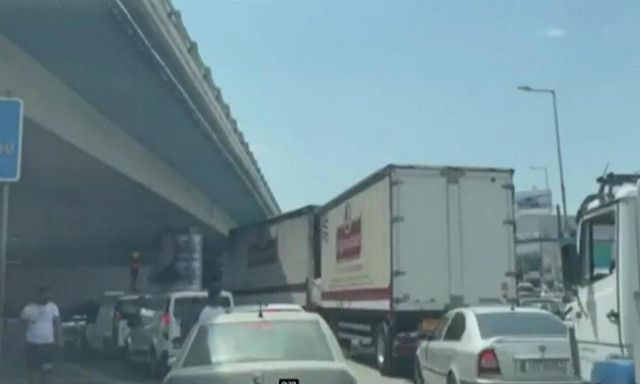 Μεγάλη προσοχή: Απατεώνες στήνουν καρτέρι στην Πέτρου Ράλλη - Το κόλπο με τους υαλοκαθαριστήρες