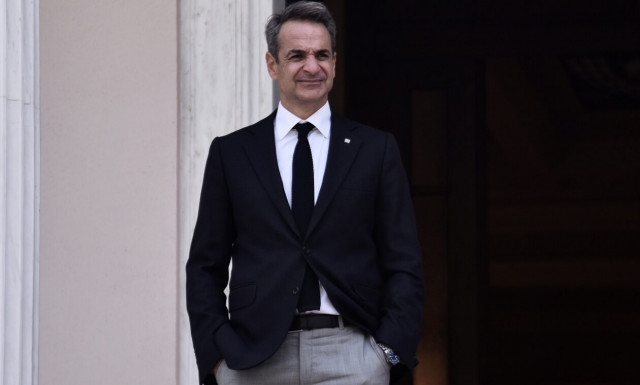 PM Mitsotakis visits Elefsina Shipyards