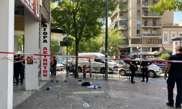 Πυροβολισμοί στην πλατεία Βάθη: Βίντεο από τη στιγμή που ο δράστης φεύγει από το σημείο της επίθεσης