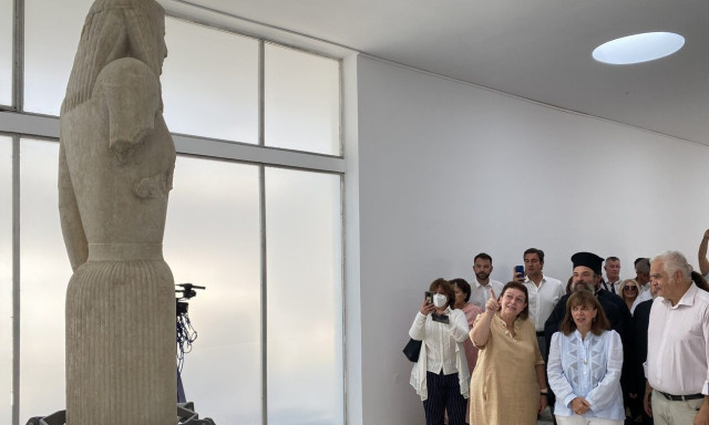 President Sakellaropoulou attends inauguration of temporary exhibition of Kore of Thira