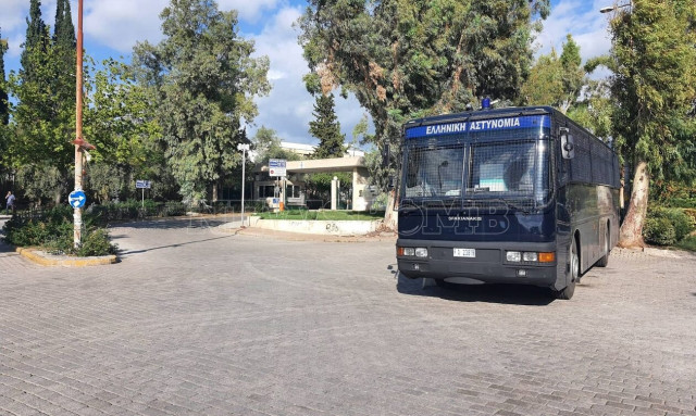 Ισχυρές δυνάμεις έξω από το ΕΚΠΑ για την πρεμιέρα της Πανεπιστημιακής Αστυνομίας