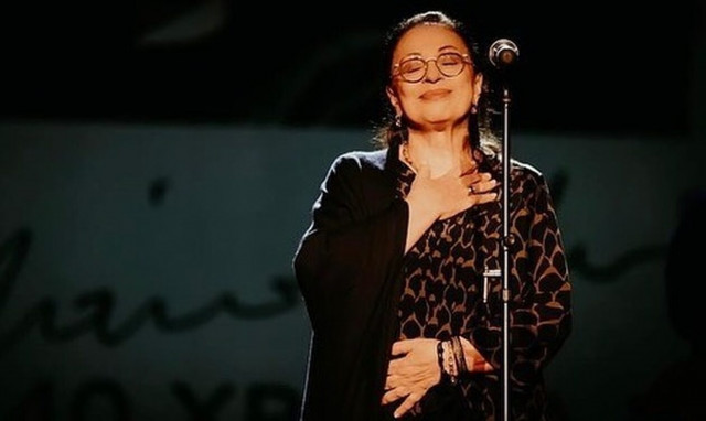 Χάρις Αλεξίου: Η συνεργασία με τον Χριστόφορο Παπακαλιάτη είναι ένας «έρωτας»