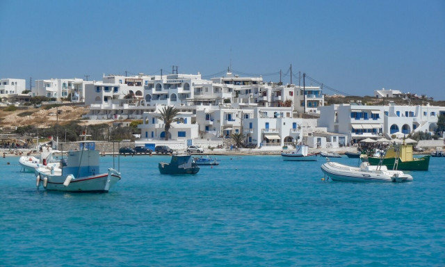 Σάλος στα Κουφονήσια: Γνωστή επιχειρηματίας του Κολωνακίου ξυλοκοπήθηκε άγρια από τον σύντροφό της