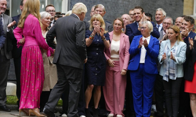 Ντάουνινγκ Στριτ: Ο Τζόνσον το «έβαλε στα πόδια» και έσερνε την Κάρι