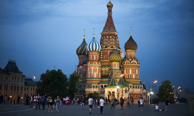 Οι κυρώσεις δεν αγγίζουν τη Ρωσία - Τεράστια τα έσοδα τους έξι μήνες του πολέμου στην Ουκρανία