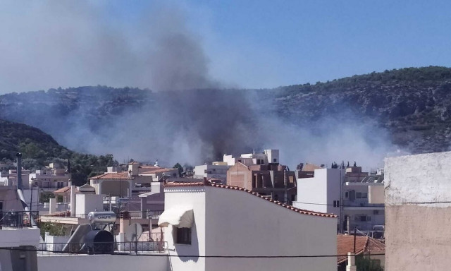 Οριοθετήθηκε η φωτιά στο Κορωπί