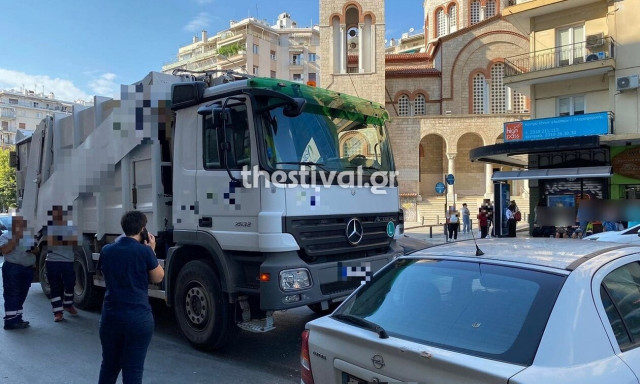 Θεσσαλονίκη: Φορτηγό συγκρούστηκε με αυτοκίνητο στο κέντρο της πόλης – Μποτιλιάρισμα στην Εγνατία