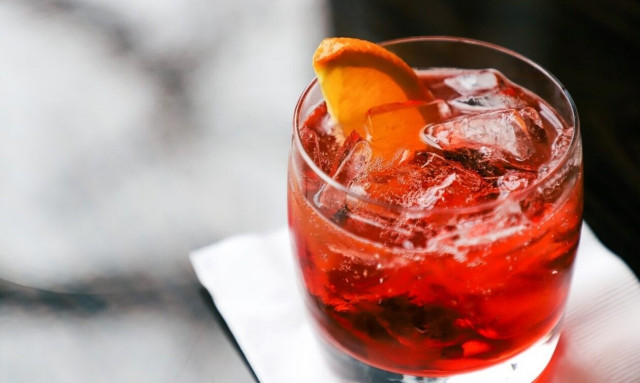 Negroni Week: Πού θα απολαύσεις αυτόν τον μήνα το «Νο1» cocktail στον κόσμο