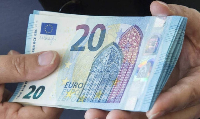 Κατάργηση εισφοράς αλληλεγγύης: Τι σημαίνει για συνταξιούχους και δημοσίους υπαλλήλους