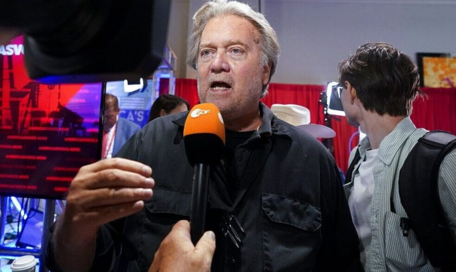 ΗΠΑ: Ο Στιβ Μπάνον, πρώην σύμβουλος του Ντόναλντ Τραμπ, αντιμετωπίζει ποινική δίωξη