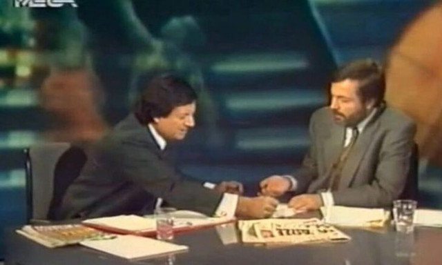 Το μυθικό βίντεο με τον Σαλιαρέλη να διαγράφει τα χρέη του στον Συρίγο είναι το viral του μήνα