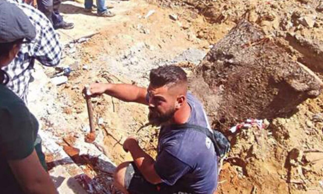 Κρήτη: «Ξήλωσε» το δέντρο που σκότωσε τον πατέρα του