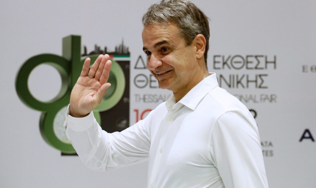 ΔΕΘ: Casual και με χαλαρή διάθεση ο πρωθυπουργός στην έκθεση