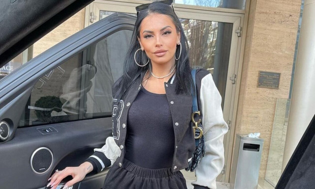 Δημόσιο ξέσπασμα της Δήμητρας Αλεξανδράκη: «Παντρεύεται ένας άνθρωπος βρίζετε, πεθαίνει βρίζετε»