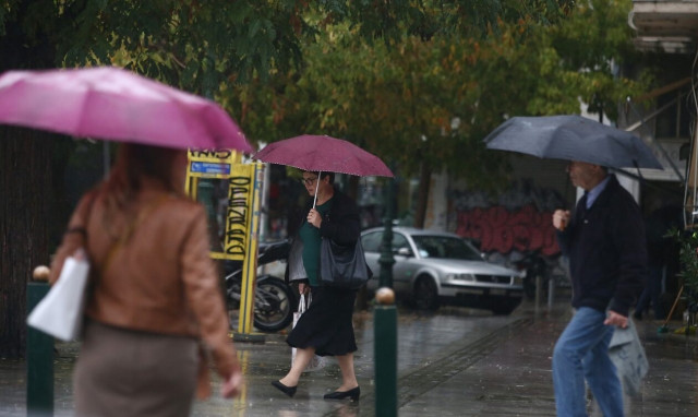 Καιρός: Με συννεφιά και βροχές ξεκινάει η εβδομάδα - Πού θα σημειωθούν καταιγίδες