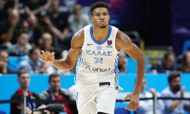 Bild για Γιάννη Αντετοκούνμπο: Ο Έλληνας εθνικός ήρωας που έψαχνε φαγητό στα σκουπίδια