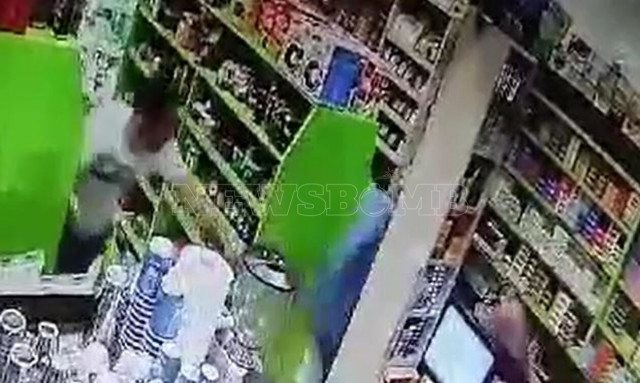 Βίντεο-Ντοκουμέντο: Μάχη με τον ληστή που κρατούσε μαχαίρι – Τον δάγκωσαν και του έριξαν σπρέι