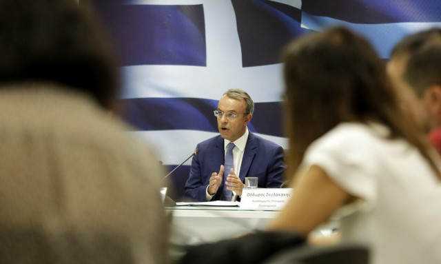 Κατάργηση εισφοράς αλληλεγγύης: Πόσο ωφελούνται οι πολίτες - Παραδείγματα