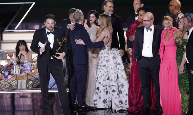 Συγκίνηση και λάμψη στα φετινά βραβεία EMMY - Οι μεγάλοι νικητές