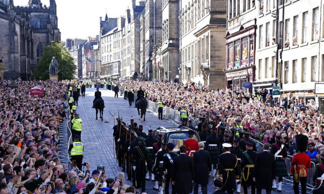 Βασίλισσα Ελισάβετ: Το τελευταίο «ταξίδι» στο Λονδίνο και τα πρωτοφανή μέτρα για την κηδεία