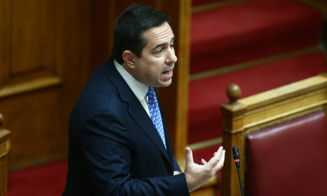 Μηταράκης: Δεν έχει ξεκινήσει καραβάνι προσφύγων από την Τουρκία