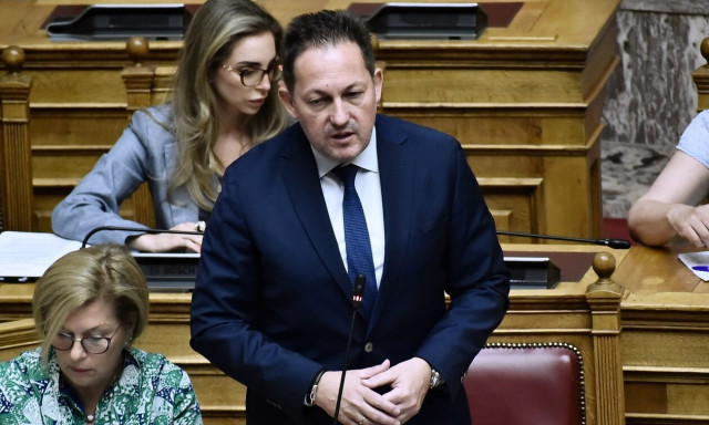 Πέτσας για τη δήλωση «όποιος δεν προσαρμόζεται πεθαίνει»: Διαστρεβλώθηκε η αλήθεια