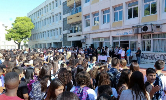 Μαθητής έγινε viral για το άνοιγμα των σχολειών - «Τώρα αρχίζουν οι πραγματικές διακοπές»