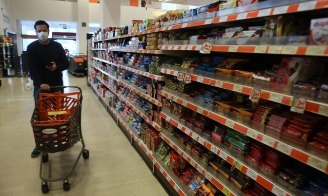 Κύμα αυξήσεων σε βασικά είδη διατροφής