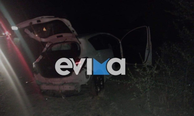 Σφοδρό τροχαίο στην Ερέτρια - Στο νοσοκομείο οι δύο οδηγοί