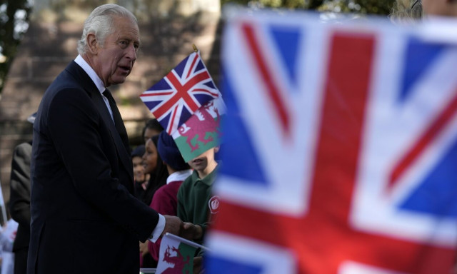 Βασιλιάς Κάρολος: Έτσι έμαθε ότι πεθαίνει η βασίλισσα Ελισάβετ