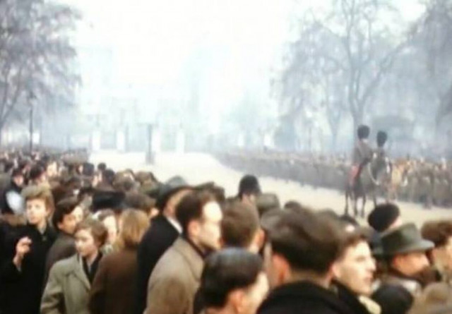 Βρετανία: Οι ουρές το 1952 για τον θάνατο του βασιλιά Γεωργίου - Σαν να μη πέρασε μια μέρα