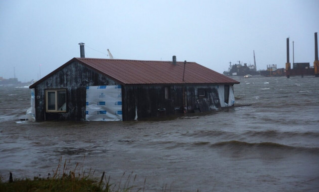 ΗΠΑ: Η Αλάσκα αντιμέτωπη με την ισχυρότερη καταιγίδα των τελευταίων 50 ετών