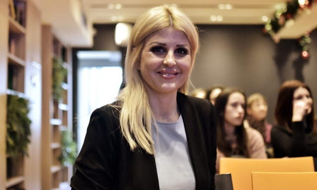 Έλενα Ράπτη: Βρήκε τον έρωτα στα μάτια του Γιάννη Μπρατάκου