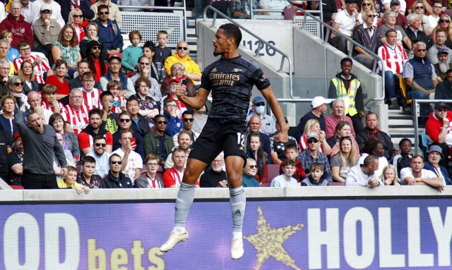 Premier League: Εντυπωσιακή η Άρσεναλ, «πάτησε» την Μπρέντφορντ - Έγραψε ιστορία ο Νουανέρι