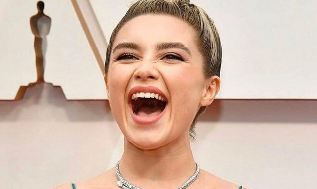 Η βασίλισσα του τζατζικιού - Χολιγουντιανή ηθοποιός τιμά το ελληνικό ντιπ