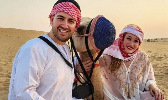 Μαυρίκιος Μαυρικίου: Χορεύοντας με παραδοσιακή αραβική κελεμπία στο Ντουμπάϊ