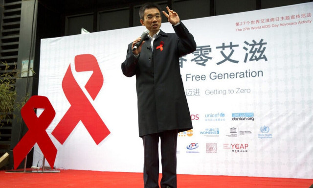 «Μην αγγίζετε τους ξένους» προειδοποιεί Κινέζος επιδημιολόγος