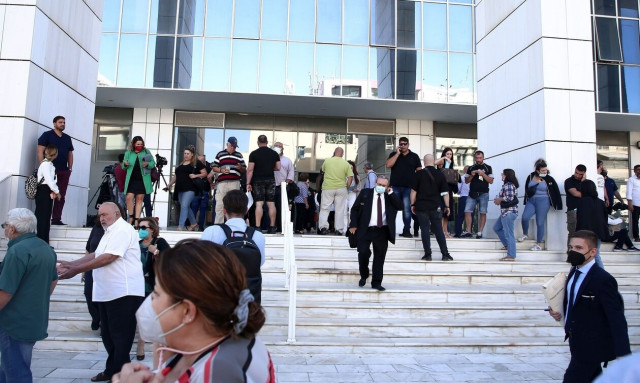 Τηλεφώνημα για βόμβα στο Εφετείο Αθηνών: Φωτογραφίες από την εκκένωση