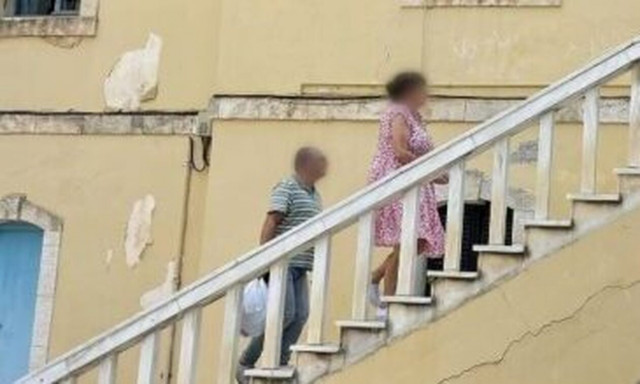 Κρήτη: Φυλάκιση 2 ετών με αναστολή στην Ιρλανδή που μαχαίρωσε το σύζυγό της