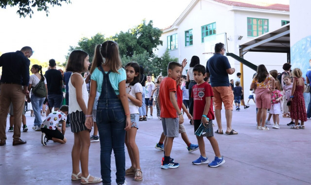 Κορονοϊός: Αύξηση των κρουσμάτων έφεραν τα σχολεία - Τι δείχνουν τα στοιχεία