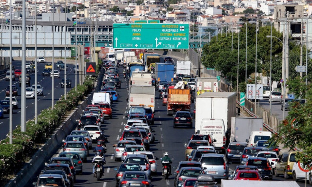 Κίνηση LIVE: Προβλήματα και στα δύο ρεύματα στον Κηφισό