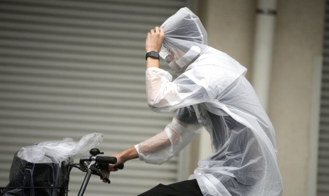 Τουλάχιστον δύο νεκροί απο τον τυφώνα στην Ιαπωνία