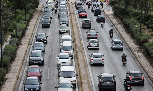 Κίνηση τώρα: «Πάρκινγκ» η κάθοδος του Κηφισού – Οι δρόμοι που είναι στο «κόκκινο»