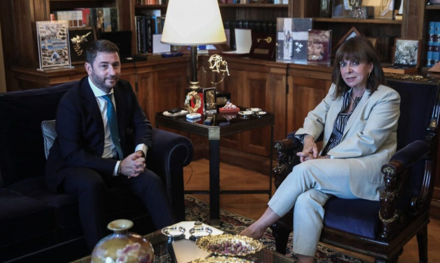 Συνάντηση Σακελλαροπούλου - Ανδρουλάκη: Το ζήτημα των υποκλοπών δεν είναι προσωπικό αλλά δημοκρατικό