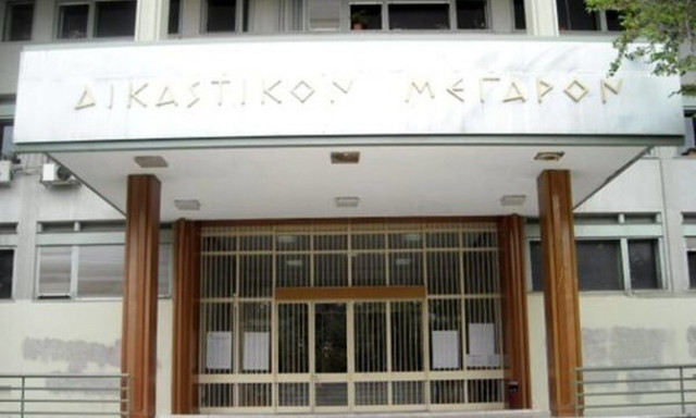 Λάρισα: Τρεις αδελφές κατήγγειλαν τους γονείς τους για ενδοοικογενειακή βία