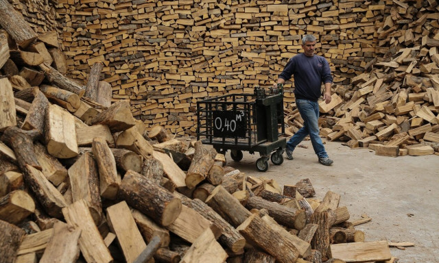 Δωρεάν καυσόξυλα στους κατοίκους ορεινών περιοχών