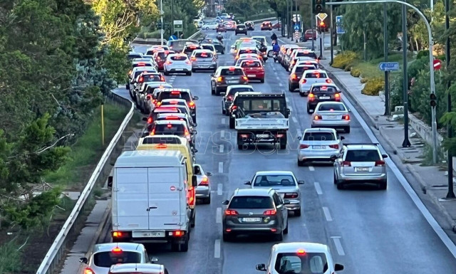 Κίνηση - Ρεπορτάζ Newsbomb.gr: Η απελπισία στον Κηφισό και το χάος που έρχεται στον Πειραιά